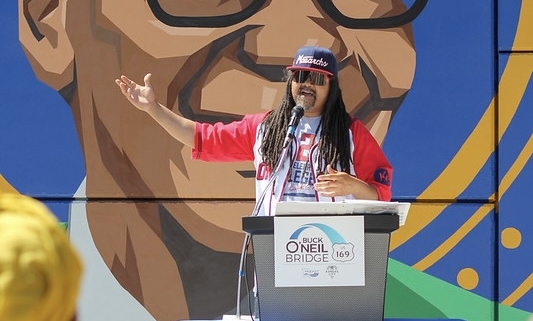 Artist Sike Style, speaking at Mural Reveal event.